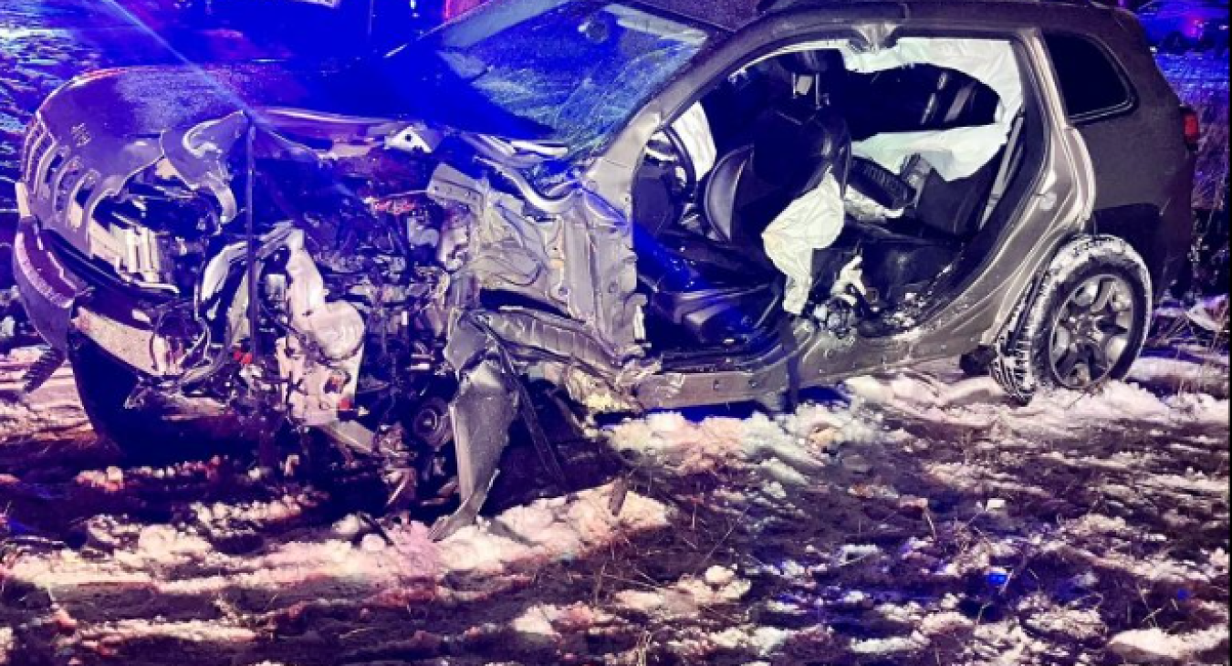 Two trapped in cars after head-on crash in Metcalf