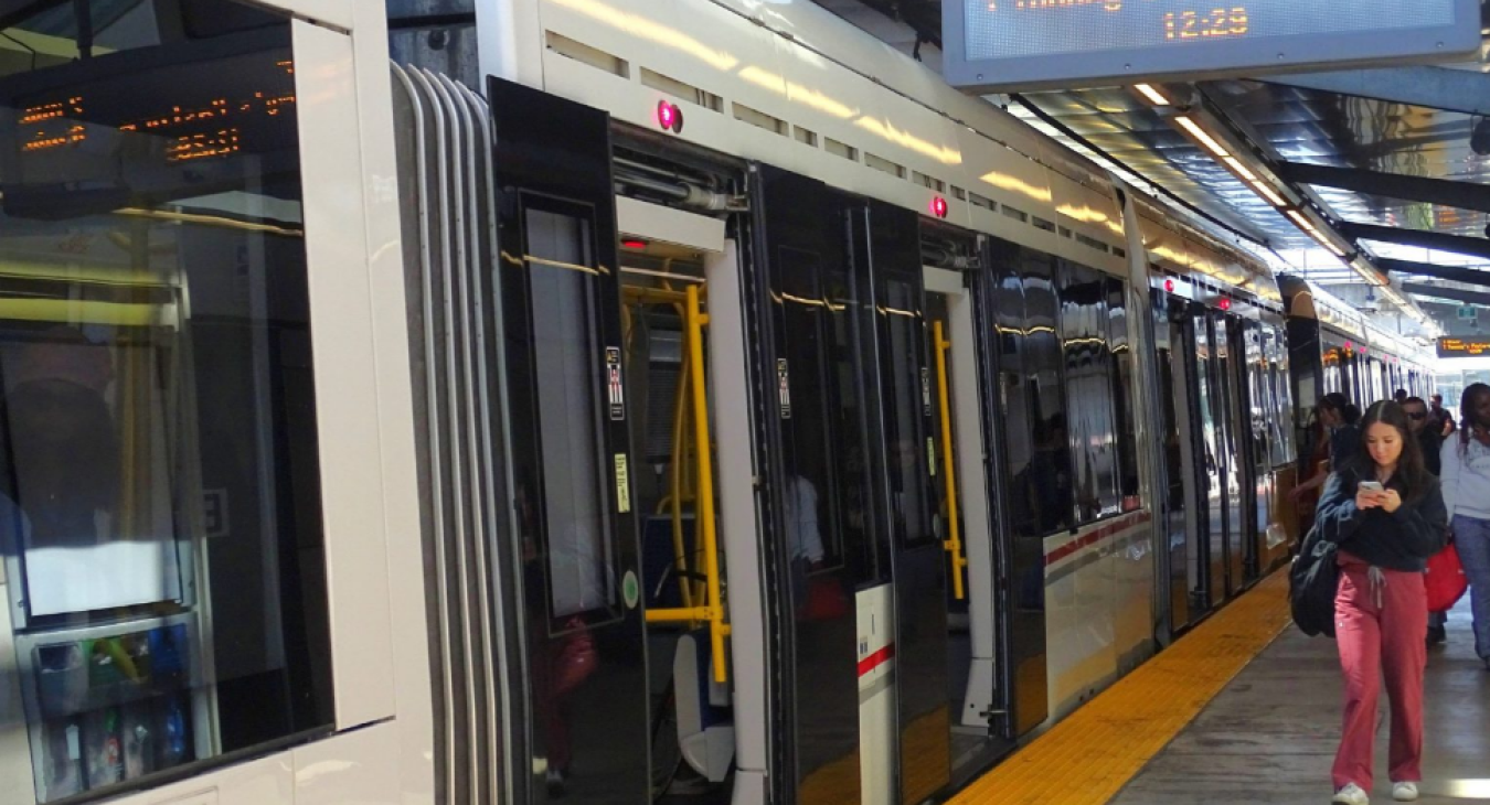 O-Train car at Tunney's Pasture Station