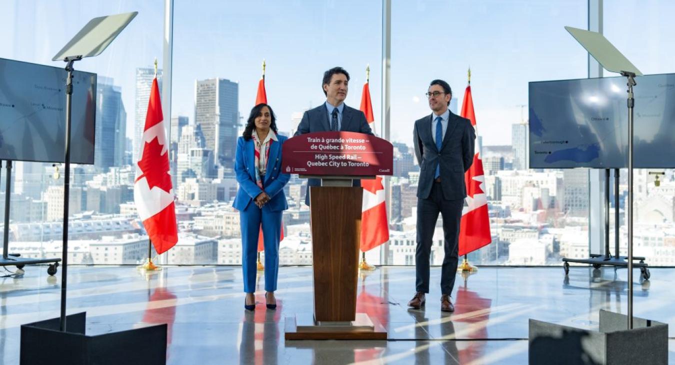 Trudeau-alto-train