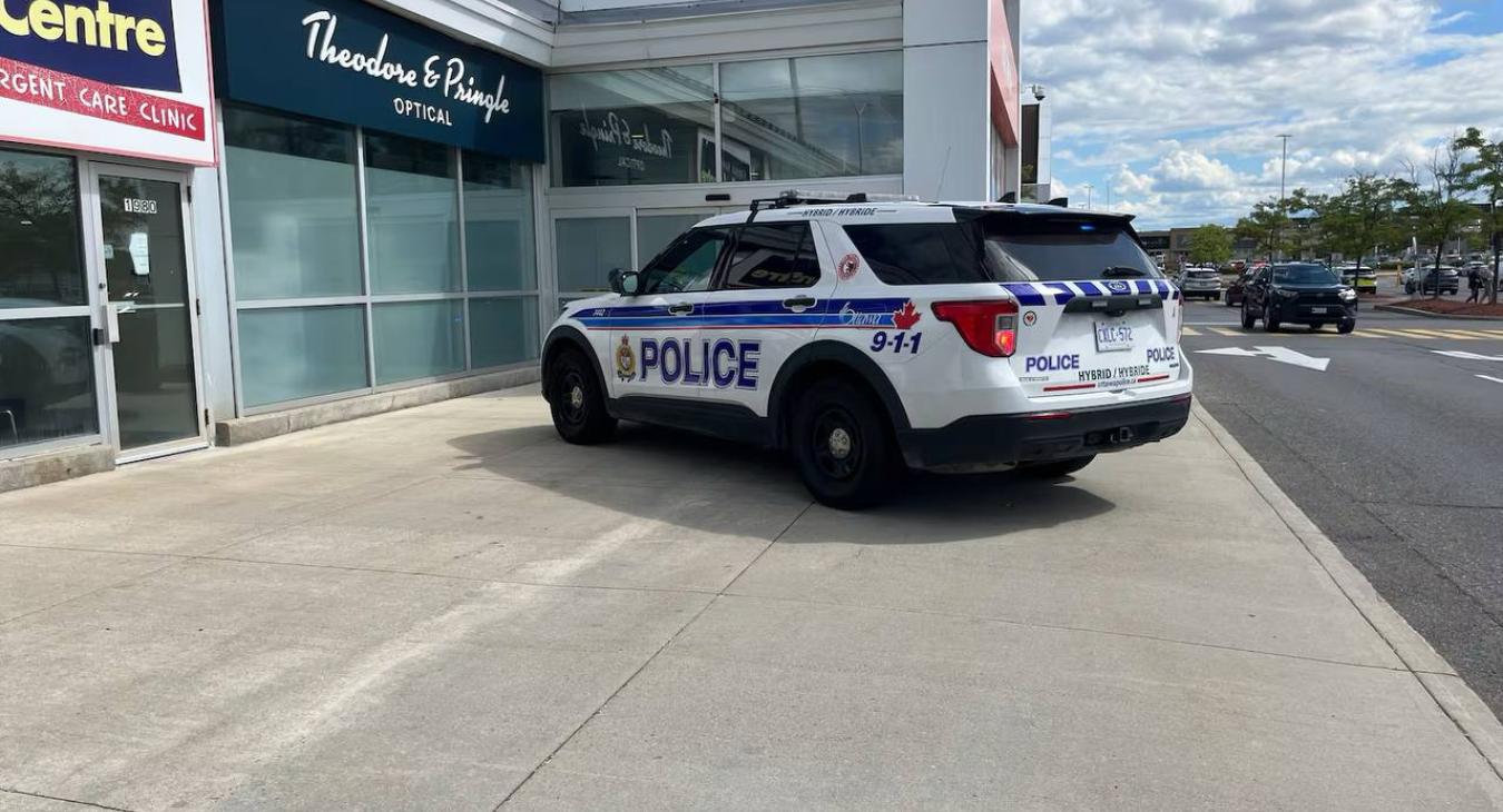 WOMAN WOUNDED AFTER STAB