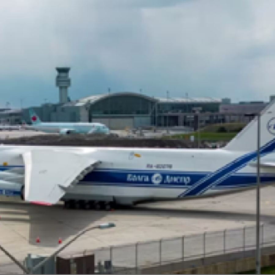 Russian airline files $100 million lawsuit against Canada: conflict over plane
