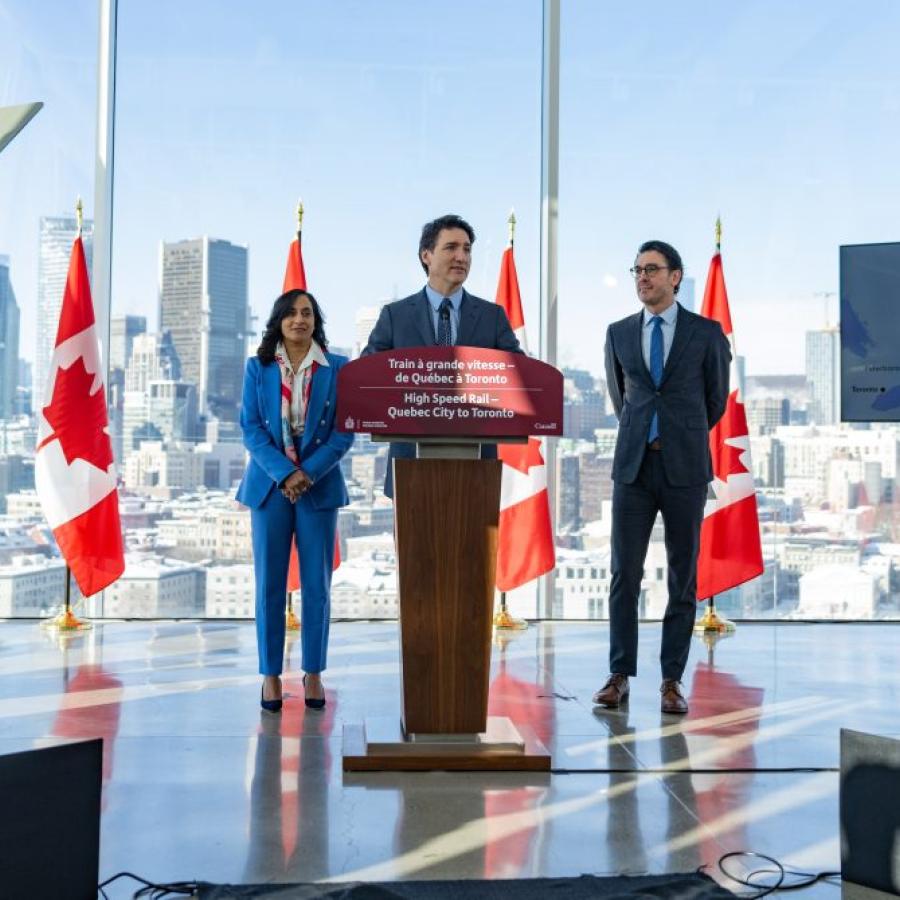 Trudeau-alto-train